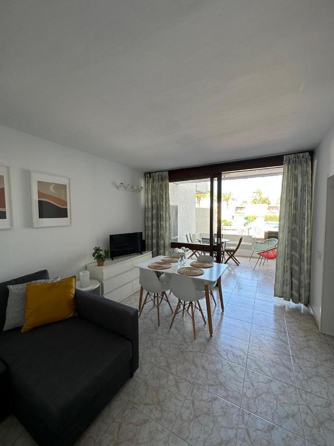Pool View Apartment Primavera Arona  Bagian luar foto